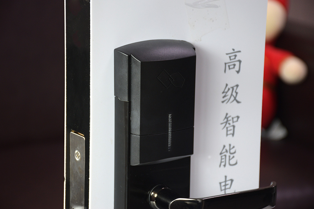 Black Color Swipe Card Hotel Room Lock YFH-103